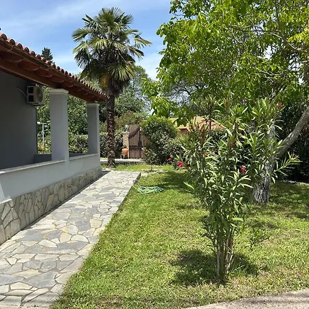 The Avra Gardens * Agios Ioannis (Corfu)