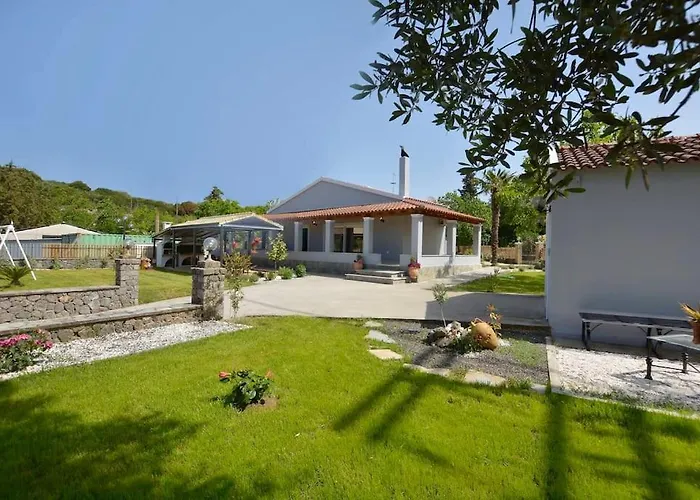 The Avra Gardens Feriehus *