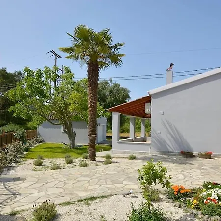Casa de Férias The Avra Gardens Ágios Ioánnis