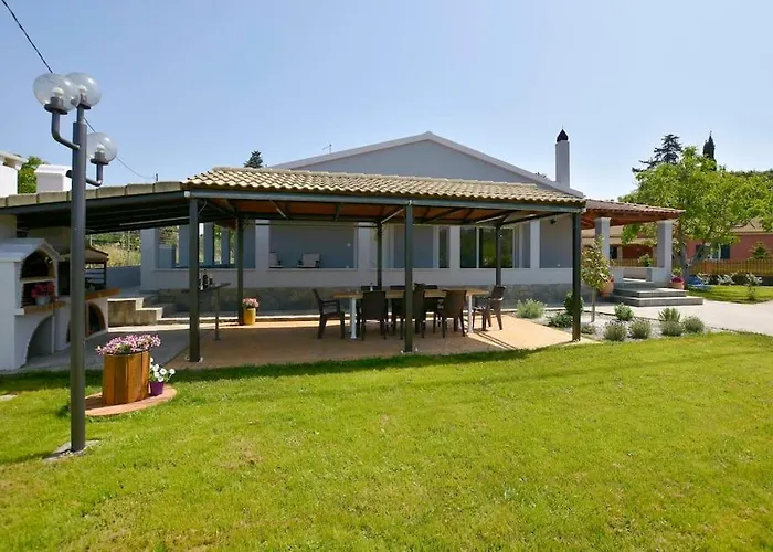 The Avra Gardens بيت للعطل